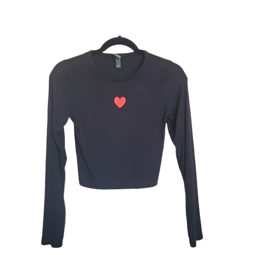 Black long sleeve crop top